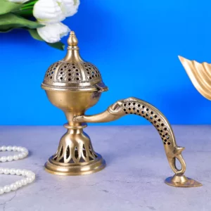 Loban Lamp With Handle