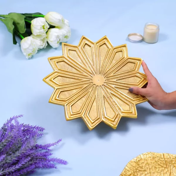 Cake Tray in Golden Color