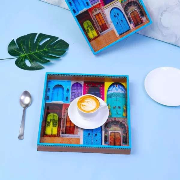 2 trays with Colourful Door's Pattern